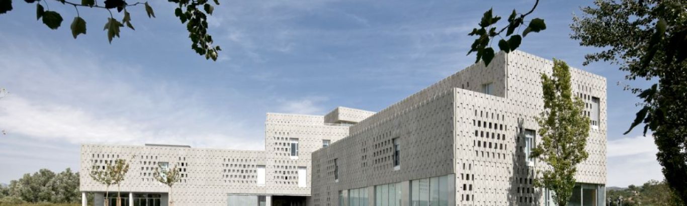 |Alt imatge central|